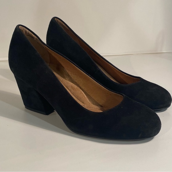 Softt Medina Black Suede Pumps Size 9.5 - Picture 2 of 10